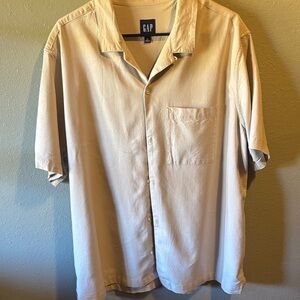 GAP Men's Light Tan Casual Button Down Shirt